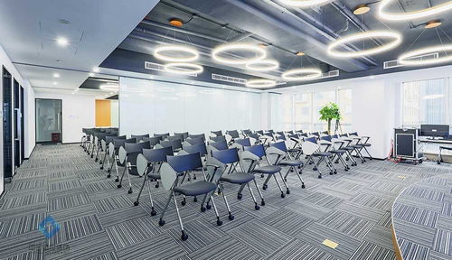 550㎡现代简约办公空间装修案例 高效美学与人文关怀的融合